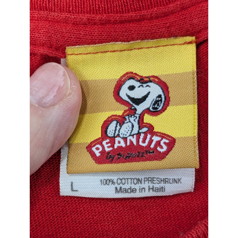 Peanuts Joe Cool Santa Snoopy Red Graphic T Shirt Men's Size L Cotton - Picture 4 of 9